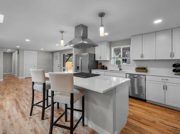 61125 Brosterhous Rd, Bend, OR 97702