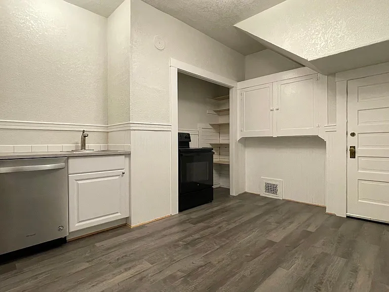 1516 SE Alder St — Photo 17