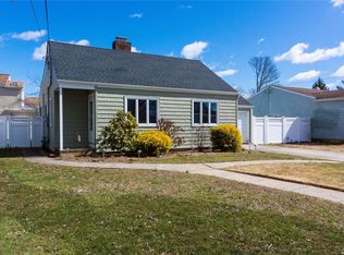 22 Carman Blvd, Massapequa, NY 11758