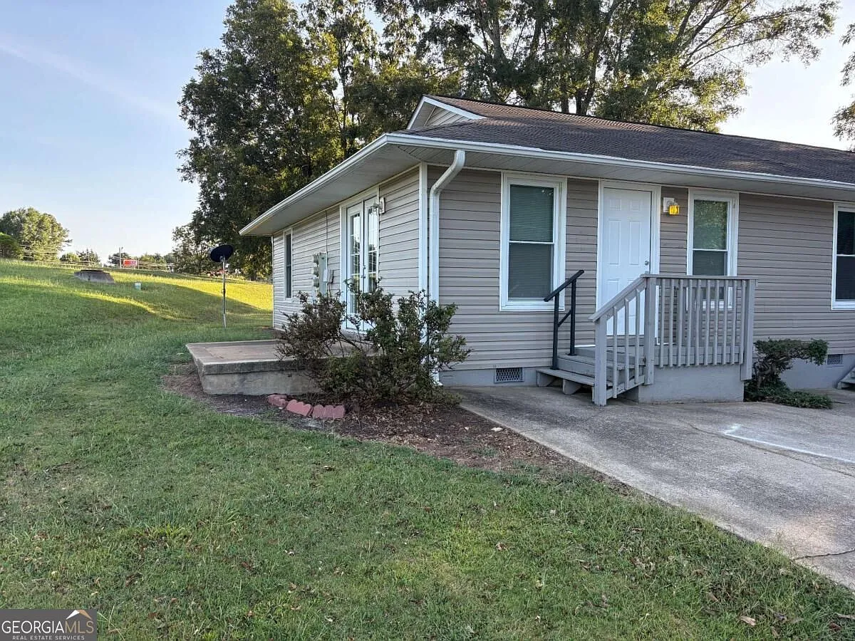 1 bed, 1.0 bath, $850 — Photo 4