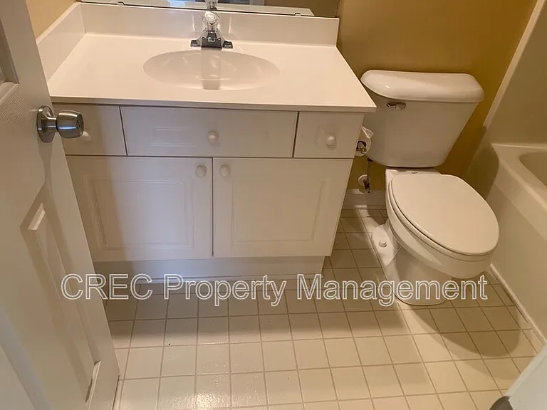 1415 Belcourt Ln — Photo 14