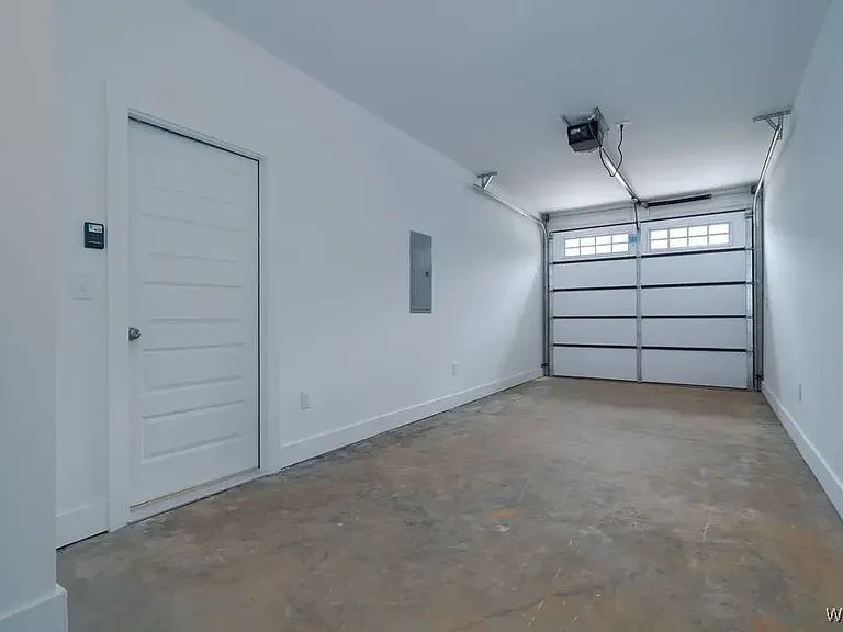22105 Cove Ln — Photo 27