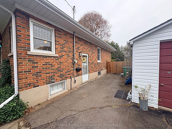 3rd image of 207 Cameron St