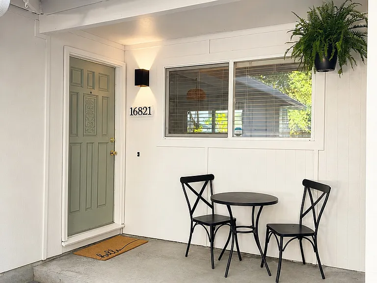16821 Cortez Ct — Photo 2