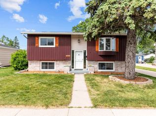 1015 Reichow St, Oshkosh, WI 54902