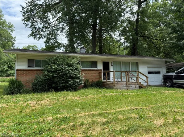 2368 Montgomery Ave NW, Warren, OH 44485