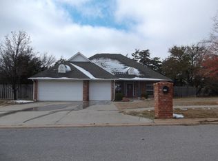 705 Highland Dr, Weatherford, OK 73096