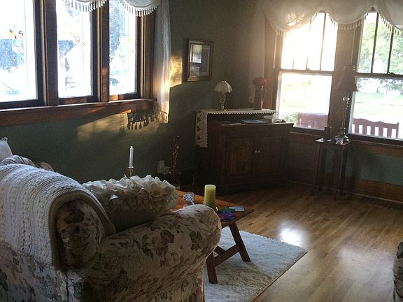 3rd image of 1428 Pine Ave NW