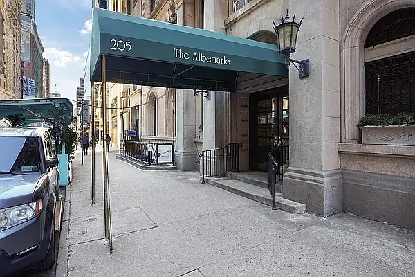 Rented by Oxford Property Group | media 16