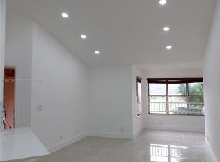 3320 Pinewalk Dr N APT 1725, Pompano Beach, FL 33063