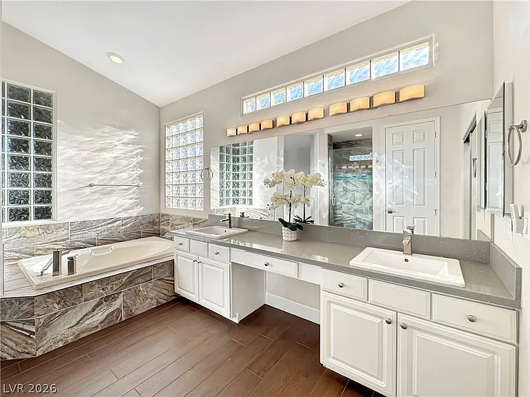 1352 Fox Acres Dr — Photo 20