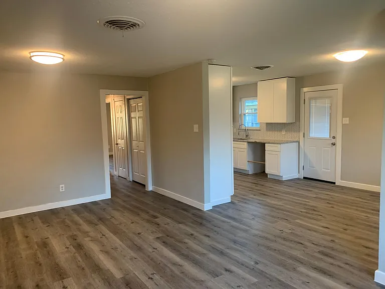 10004 Olmos Dr — Photo 12