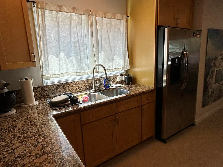 2335 Linden Ave — Photo 5