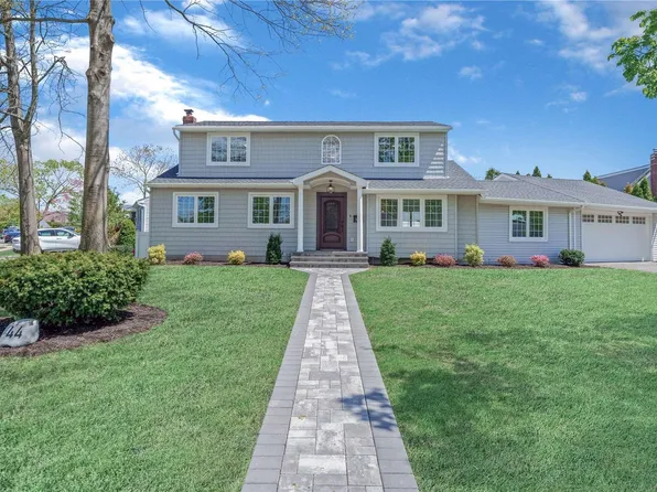 44 Mindy Lane, Westbury, NY 11590