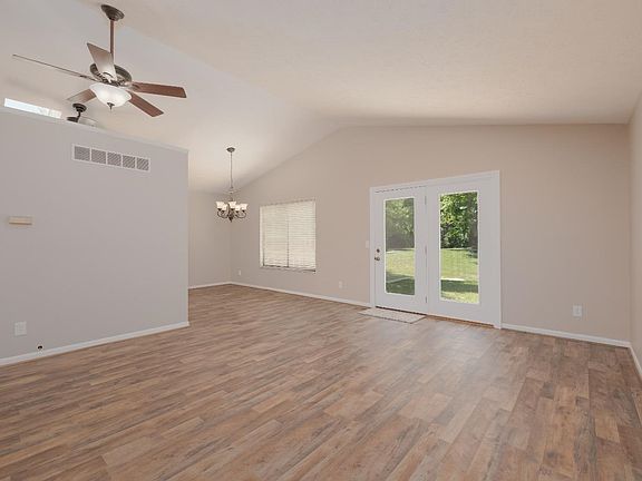 3rd image of 1031 Crisfield Dr