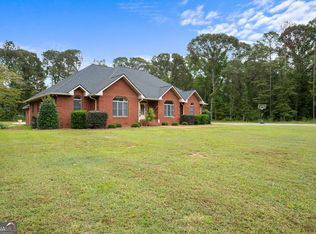 1076 Plantation Dr, Sandersville, GA 31082