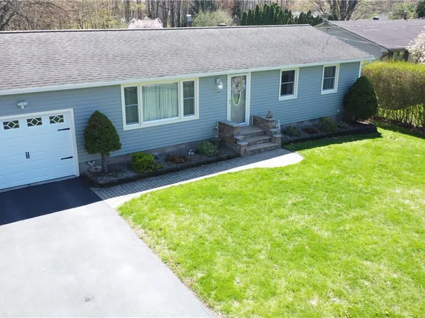 579 Mill Rd, Rochester, NY 14626