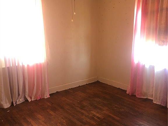 5th image of 120 S Carolina Ave