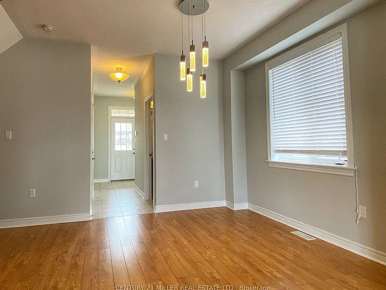 67 Summerberry Way — Photo 7