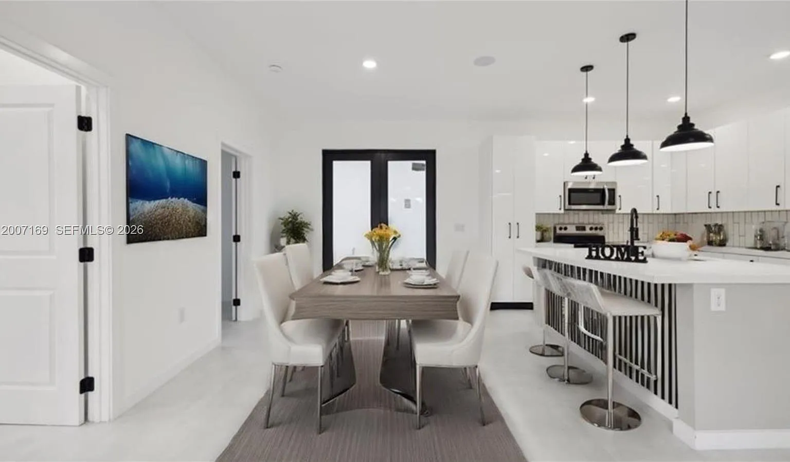 4 bed, 2.0 bath, $2,000 — Photo 3