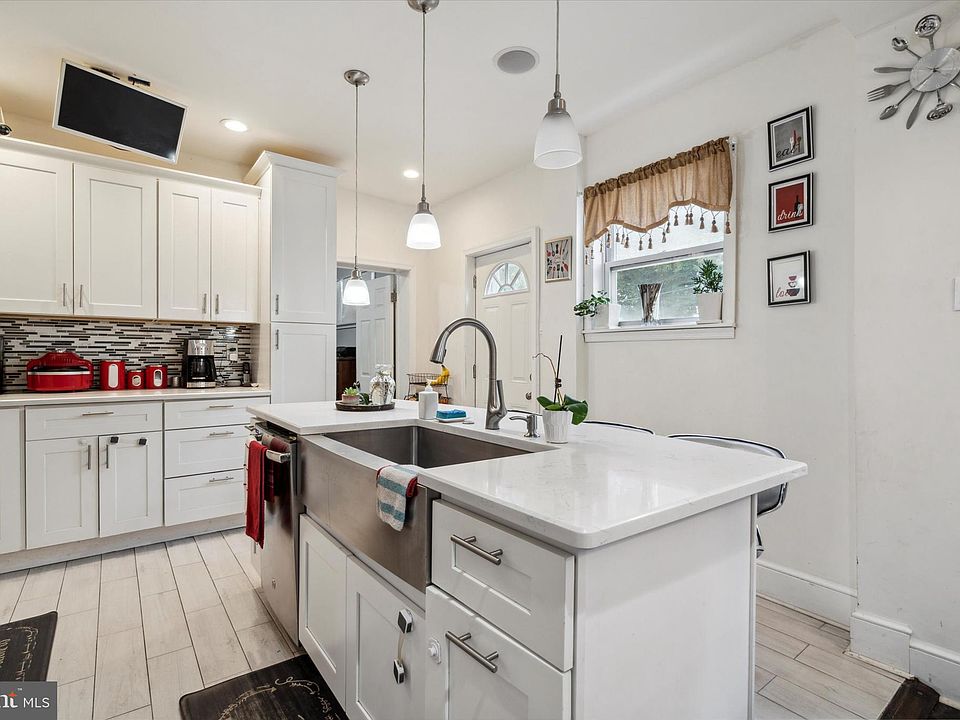 7048 Shelbourne St Philadelphia, PA, 19111 Apartments for Rent Zillow