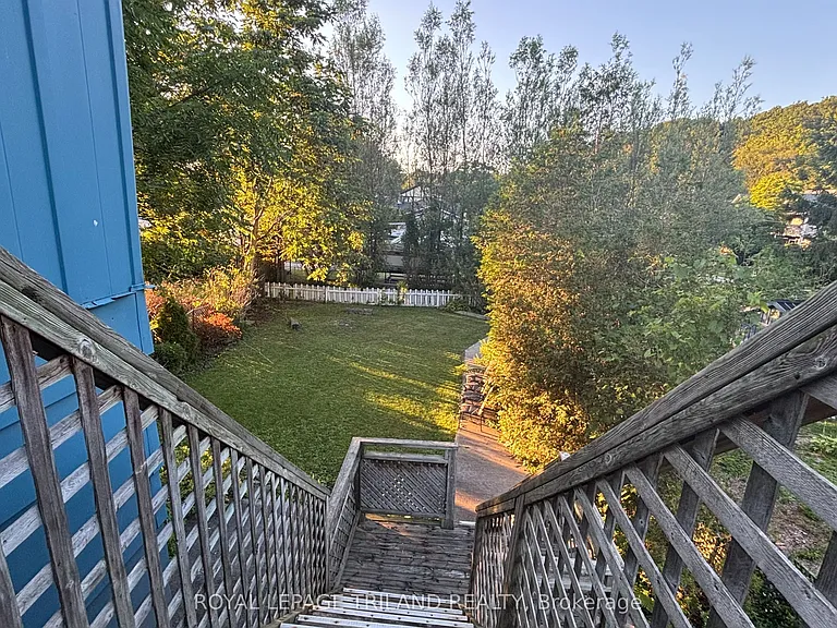 279 Charlotte St #UPPER — Photo 2