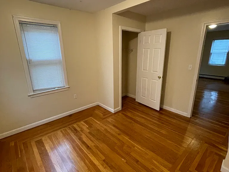 1915 River St #1 — Photo 8