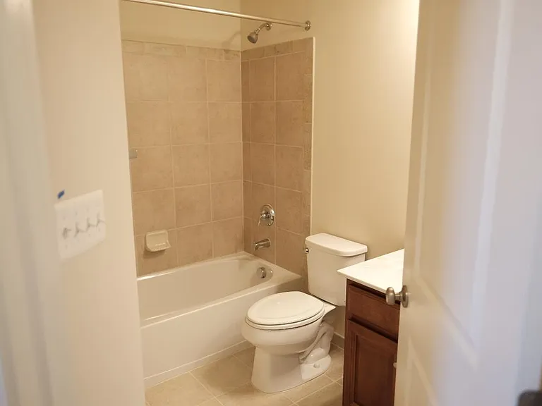 Top Floor - common bathroom