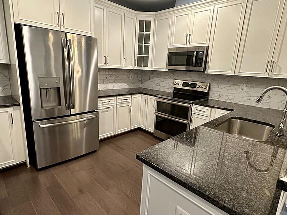 5th image of 43095 Wynridge Dr #205