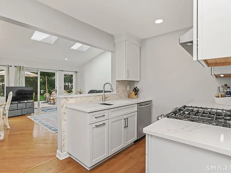 118 Lloyd Dr — Photo 15
