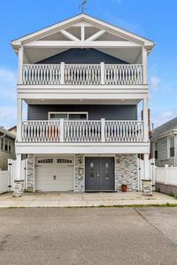 42 Pennsylvania Avenue, Long Beach, NY, 11561