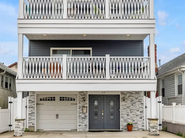 42 Pennsylvania Avenue, Long Beach, NY 11561