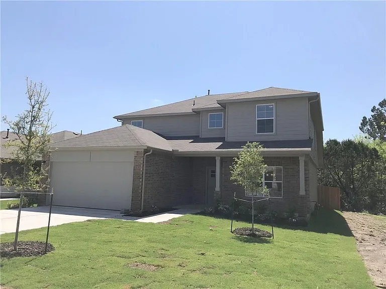 2205 Bettylou Ln — Photo 2