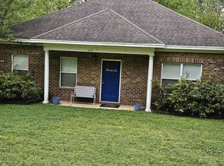 633 N Donahue Dr, Auburn, AL 36832