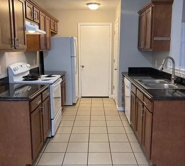 7112 SW Greenview Dr — Photo 4