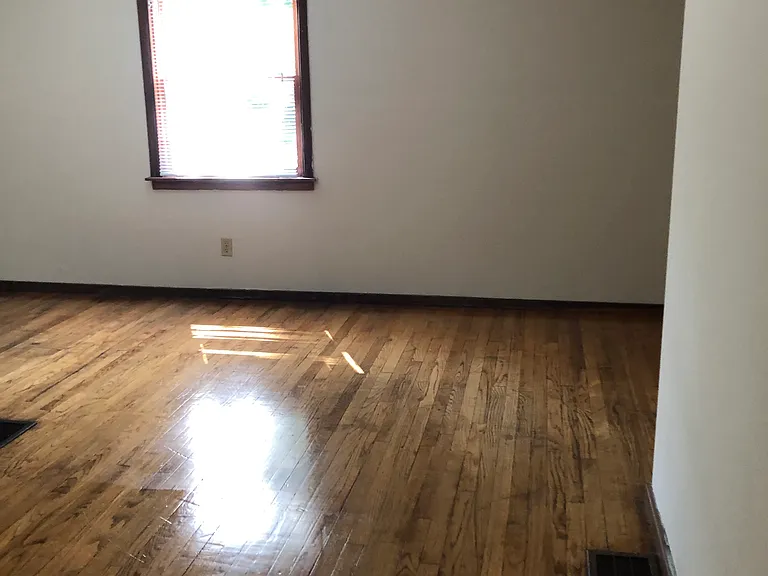 528 1/2 S Washington St #528-1/2 — Photo 6