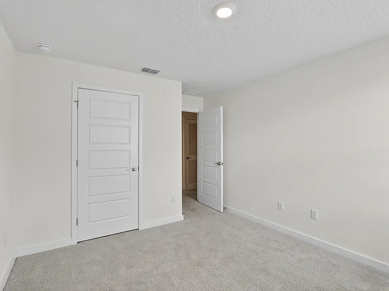 185 E Warren Ave — Photo 13