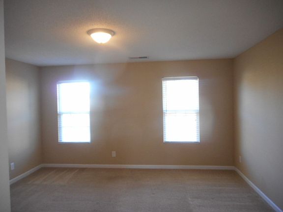 5th image of 406 Briarwood Dr