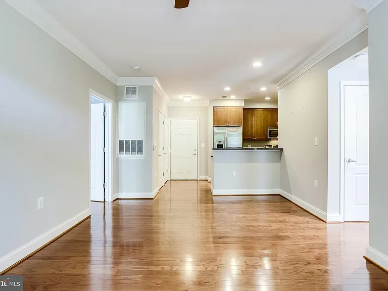 1115 Cameron St #208 — Photo 12
