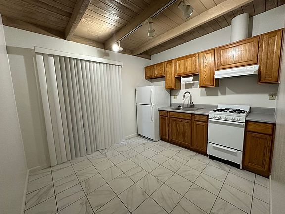 3rd image of 103 Avenida Carmelo APT C