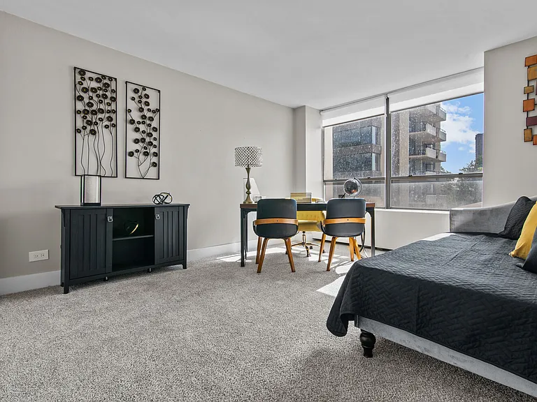 North Park Towers — Photo 17