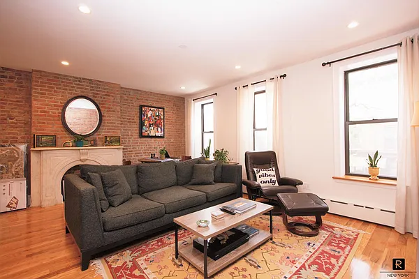Rented by R New York | media 18