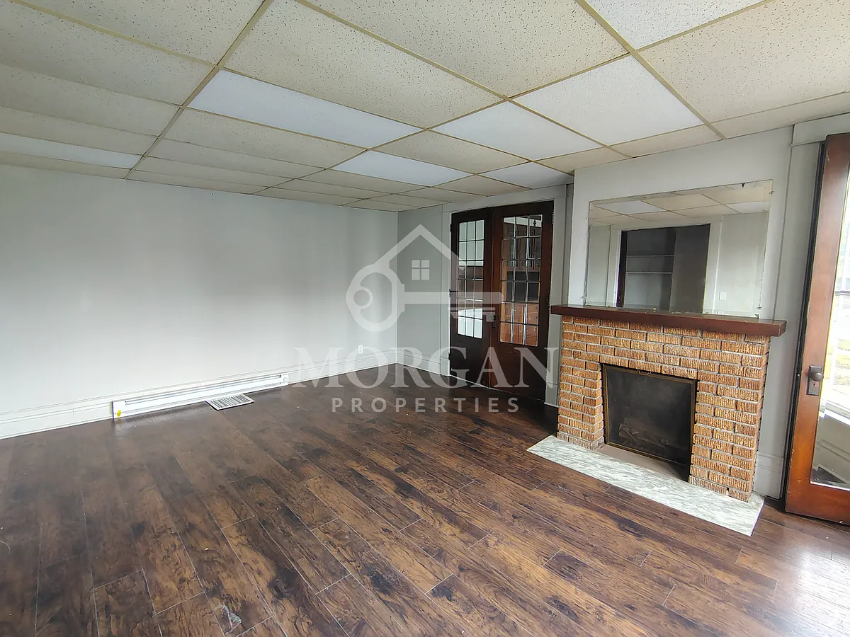 Building Photo - 902 S Anderson St #4
