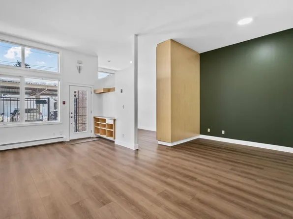 11033 127th St NW #116, Edmonton, AB T5M 0T3