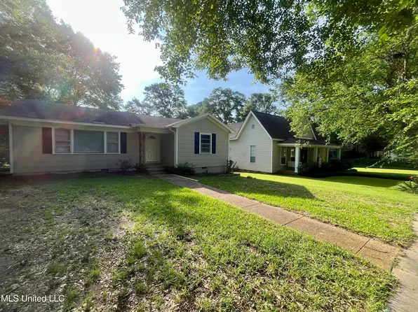 502 Montgomery St, Winona, MS 38967