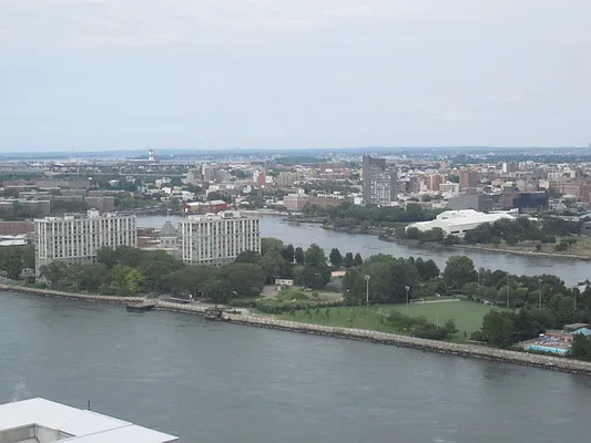 Rented by Sotheby's International Realty | media 16