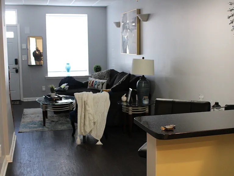 1225 James St — Photo 15