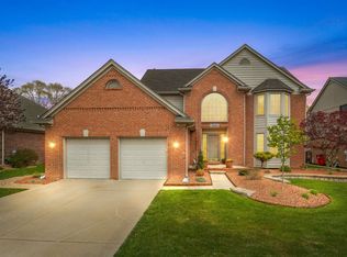 49390 Touraine Dr, Macomb, MI 48044