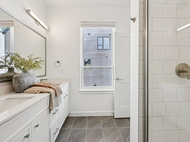 Crestview Townhomes — Photo 10