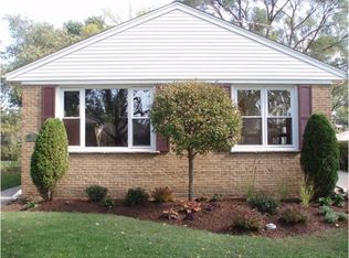 9733 Tripp Ave, Skokie, IL